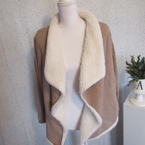H&M Sweaters - H&M Tan Sherpa Lined Cardigan